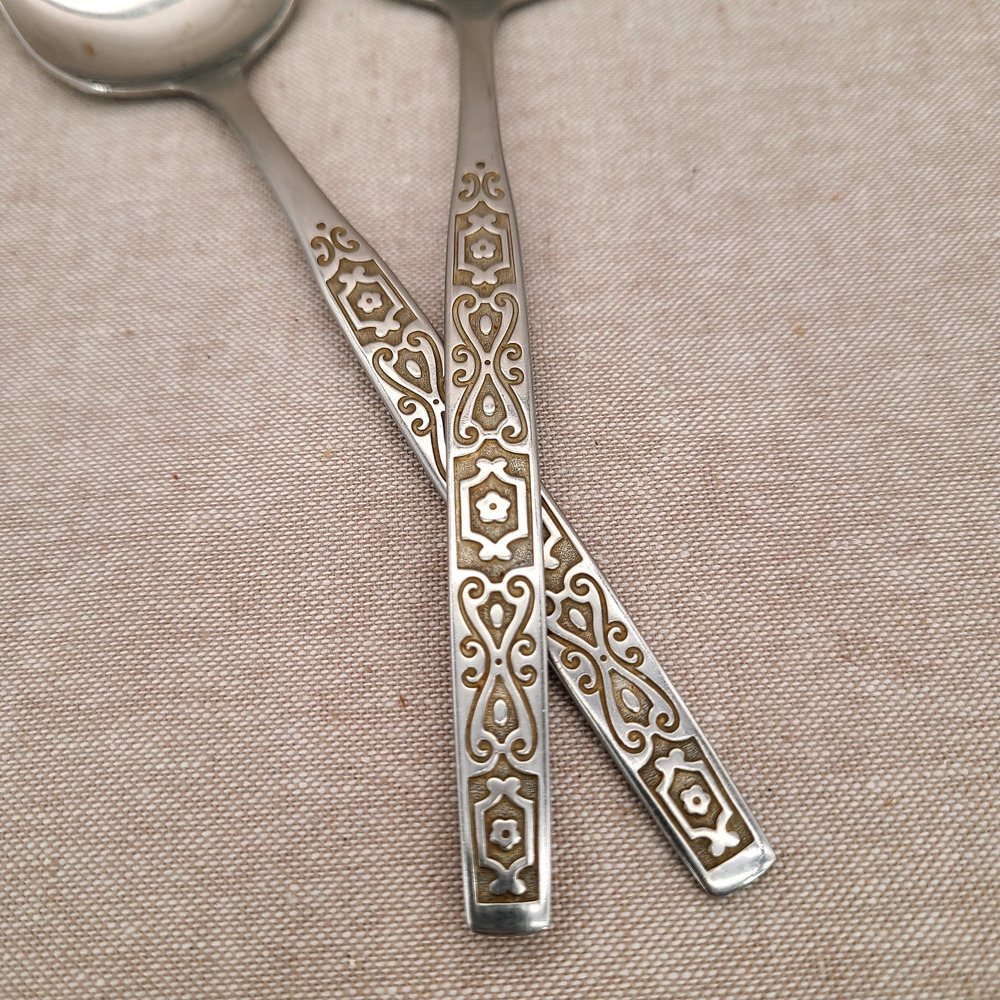 Oneida Deluxe SPANISH MOOD Stainless Steel 8.5” Set of 2 Pastry Servers - Picture 4 of 6